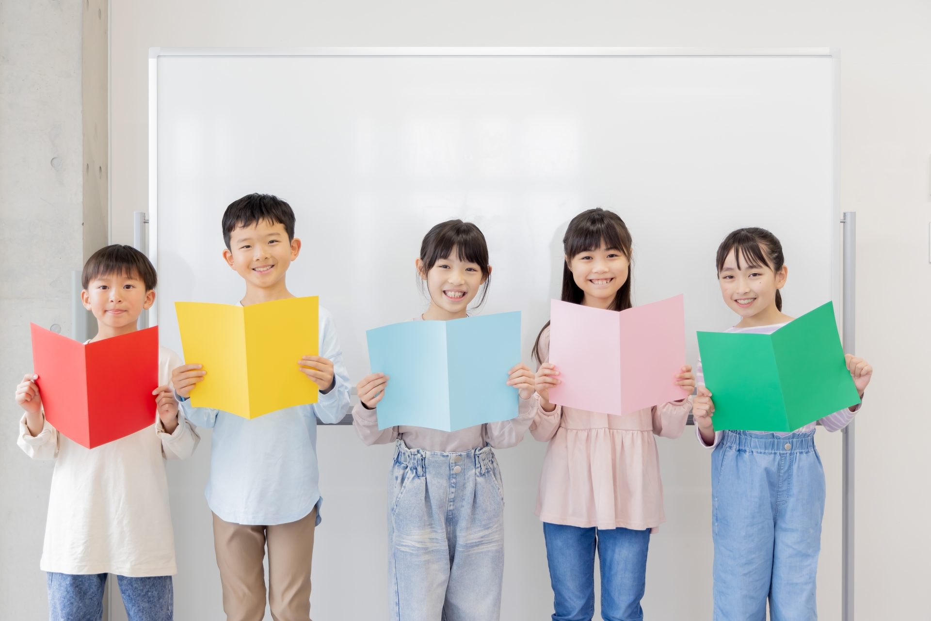 発表をする小学生